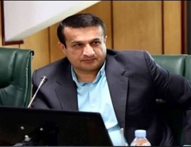 بهبود رفاه و جبران زحمات کارکنان را با جدیت دنبال می‌کنیم